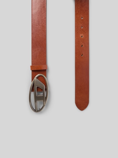 Produktfoto, Gürtel aus echtem Rindsleder von Diesel in Braun, glatte Optik, Spitze Passform, Logo-Detail, Plattenschließe, Breite 4 cm