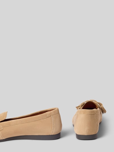 Produktfoto, Loafer aus echtem Veloursleder Modell 'HILLARY' von Vagabond, Optik: Unifarben, Schuhspitze: Quadratisch, Abgerundet, Absatzform: Flach, Applikation: Schleife, Verschluss: Schlupf/offen, Sohle: Strukturiert, Materialverarbeitung: Velours, Material: Echtleder