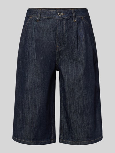Produktfoto, Long Shorts mit Eingrifftaschen von Gina Tricot, bawełniany miks z domieszką stretchu, krój loose fit, ciemnoniebieski dżins, boczne kieszenie, kieszenie z tyłu, zapięcie na guzik i zamek, szerokość w rozmiarze 36: 42 cm, długość wewnętrzna nogawki w rozmiarze 36: 31 cm