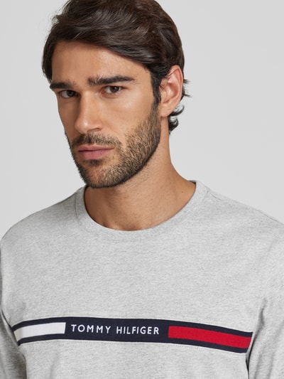 Tommy Hilfiger Regular Fit T-Shirt mit Label-Stitching Hellgrau 3