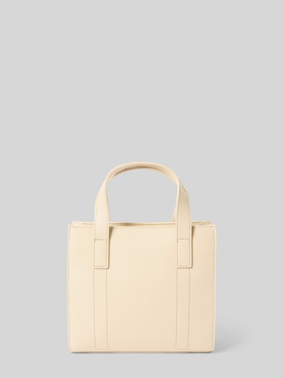 Produktfoto, Handtasche mit Label-Detail Modell 'AURY' van VALENTINO BAGS in licht beige, hoofvak met ritssluiting, draagbanden, schouderband, binnenvak met ritssluiting, breedte 25 cm, lengte 22 cm, diepte 9 cm, bandlengte 135 cm, gladde textuur