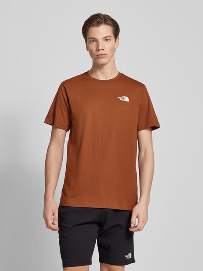 The North Face T-shirt z nadrukiem z logo model ‘REDBOX’ Średniobrązowy 4