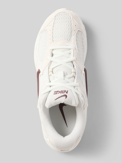 Produktfoto, Sneaker mit Logo-Detail Modell 'V5 RNR S' von Nike, weiß mit bordeauxrotem Logo, Netzstruktur, Damen Sneaker von Nike