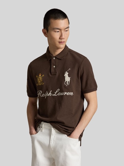 Polo Ralph Lauren Koszulka polo o kroju regular fit z czystej bawełny z naszywkami i haftami Średniobrązowy 4