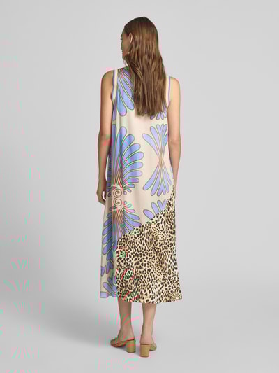 Emily Van den Bergh Sukienka midi z dekoltem w serek Piaskowy 5