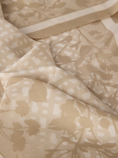 BOSS Tuch aus reiner Seide Modell 'Lainy_1_90*90' Beige 2