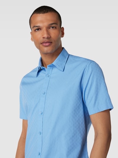 Esprit Slim Fit Freizeithemd mit Strukturmuster Modell 'DOBBY' Hellblau 3