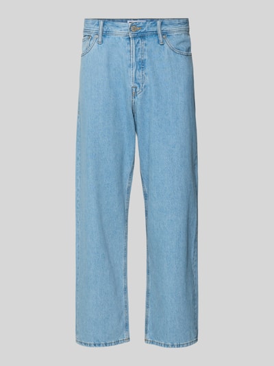 Produktfoto, Jeans mit 5-Pocket-Design Modell 'ALEX' von JACK & JONES in heller Denim-Optik aus reiner Baumwolle mit lockerem Schnitt, Knopf-Reißverschluss.