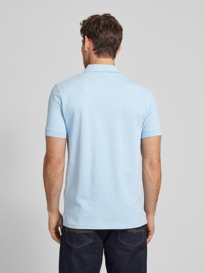 Christian Berg Men Poloshirt mit Label-Detail Hellblau 5