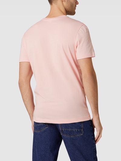 Lacoste T-shirt o kroju regular fit z naszywką z logo Różowy 5