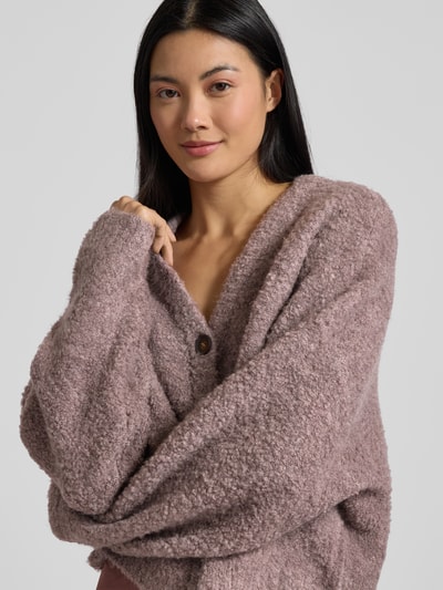 JAKE*S STUDIO WOMAN Strickjacke in Bouclé-Optik mit V-Ausschnitt Flieder 3