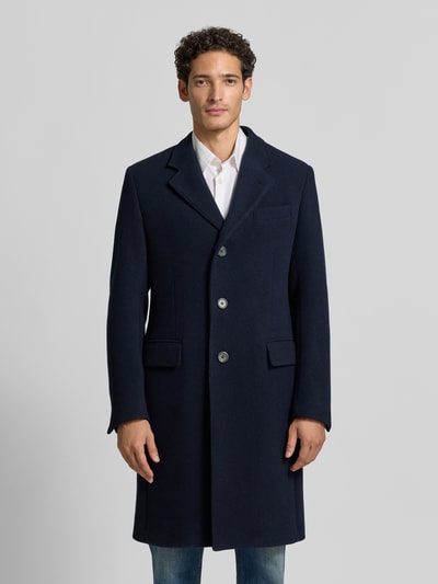Męski model nosi Regular Fit płaszcz z mieszanki wełny od Polo Ralph Lauren, granatowy, gładka faktura, całkowity widok z przodu.
