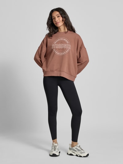 Stronger Relaxed Fit Sweatshirt mit überschnittenen Schultern Hellbraun 1