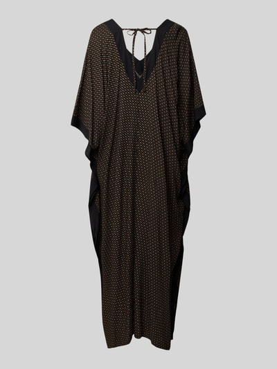 Frauenmodel trägt Loose Fit Kaftan aus reiner Viskose Modell 'MONOGRAM_KAFTAN' von BOSS, Maxi-Länge, Allover-Logo-Print, Ganzkörperansicht Rückansicht.