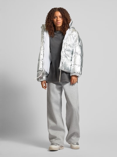 Only Boxy Fit Steppjacke mit metallisch glänzendem Oberstoff Modell 'PEARL' Silber 1