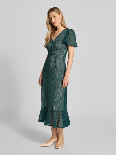 Apricot Kleid mit Häkelspitze Gruen 1