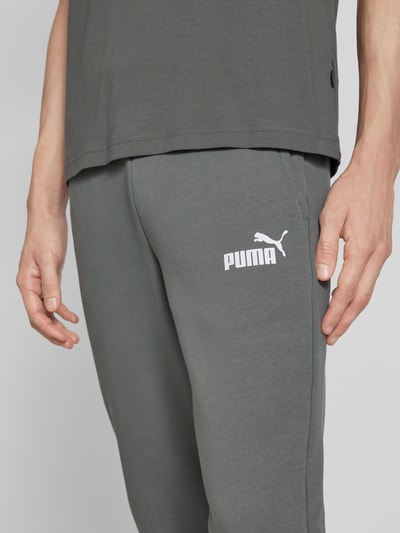 PUMA PERFORMANCE Spodnie dresowe o kroju regular fit z nadrukiem z logo Antracytowy 3