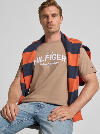 Tommy Hilfiger Regular Fit T-Shirt aus reiner Baumwolle Taupe 3