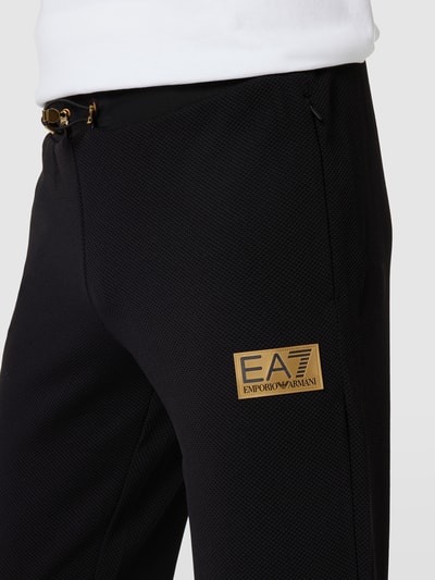 EA7 Emporio Armani Sweatpants mit Strukturmuster Schwarz 3