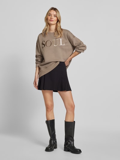 Smith and Soul Oversized Sweatshirt mit Label-Stitching Taupe 1