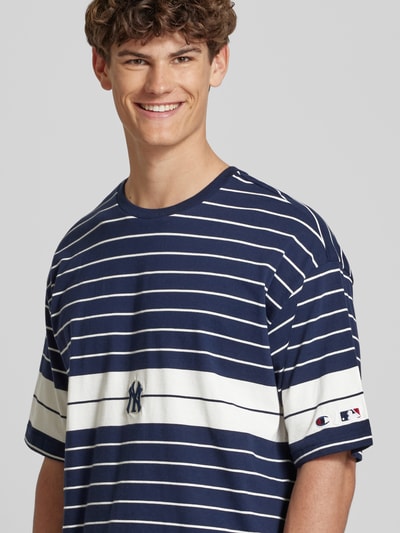 CHAMPION T-shirt o kroju oversized z wyhaftowanym logo Granatowy 3