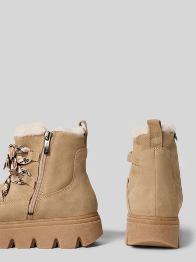 Produktfoto, Kozaki z welurowej skóry bydlęcej Boots aus echtem Rindsvelours od Tamaris, jednolity beżowy kolor, imitacja zamszu, okrągły nosek, koturn, wytłaczane logo, wiązanie, zamek błyskawiczny, profilowana podeszwa, wykończenie: skóra welurowa, materiał: czyste rindsvelours