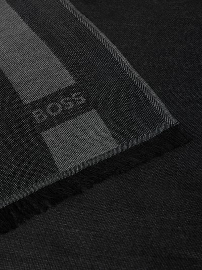 Produktfoto, Schal mit Woll-Anteil Modell 'ERYK_70*180' von BOSS, unifarben, feine Webstruktur, Label Patch, Fransen, strukturiert