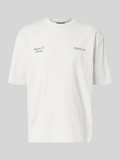 Produktfoto, Oversized T-Shirt mit 1/2-Arm Modell 'Zernez' von Pegador, reine Baumwolle, weiß, Rundhalsausschnitt, dezentes Label-Detail