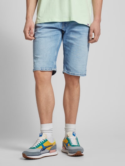 Tommy Jeans Regular Fit Jeansshorts im 5-Pocket-Design Modell 'RONNIE' Hellblau 4