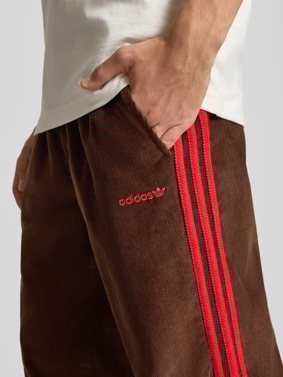 adidas Originals Straight fit corduroy broek met galonstrepen Donkerbruin - 3