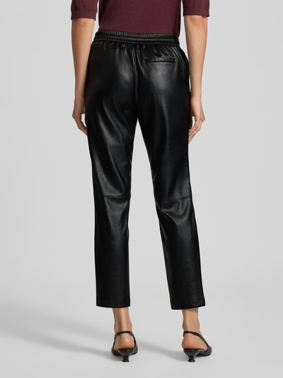 s.Oliver BLACK LABEL Straight leg broek in leerlook met vaste persplooien Zwart - 5