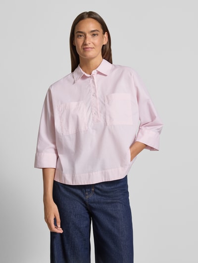 Vrouwenmodel draagt Regular Fit Blouse Umlegekragen model 'Fadessa' van OPUS, puur katoen, 3/4-mouw, ruglengte 60 cm, maat 36, voorkant full body.