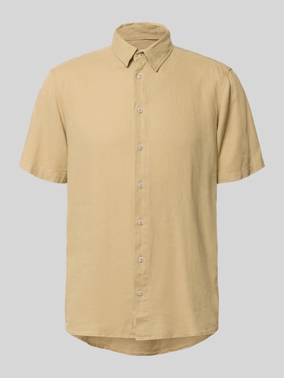 Produktfoto, Slim Fit Leinenhemd mit Viskose-Anteil Modell 'Bobby' von Blend in Beige, Kurzarm, Kentkragen, glatte Textur, Vorderansicht.