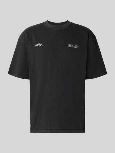Produktfoto, Oversized Herren T-Shirt aus reiner Baumwolle Modell 'Trofa' von PEGADOR mit Label-Print und Rundhalsausschnitt in Schwarz