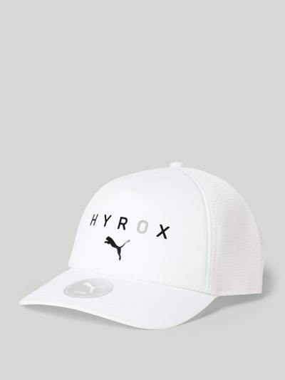Produktfoto, weiße Basecap mit Label-Print von PUMA PERFORMANCE, Baumwolle, verstärkter Schirm, semitransparenter Einsatz, verstellbar