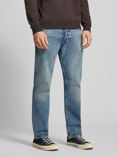 Männermodel trägt Slim Tapered Fit Jeans mit Eingrifftaschen Modell 'Streem' von G-Star Raw aus Reine Baumwolle, Ganzkörperansicht von vorne. Bundweite bei Größe 32/32: 44 cm, Innenbeinlänge: 80 cm.