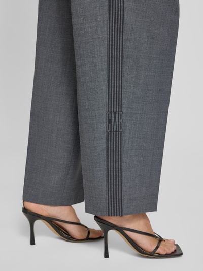 Cambio Spodnie materiałowe z plisami model ‘EMILIE TRACK’ Antracytowy 3