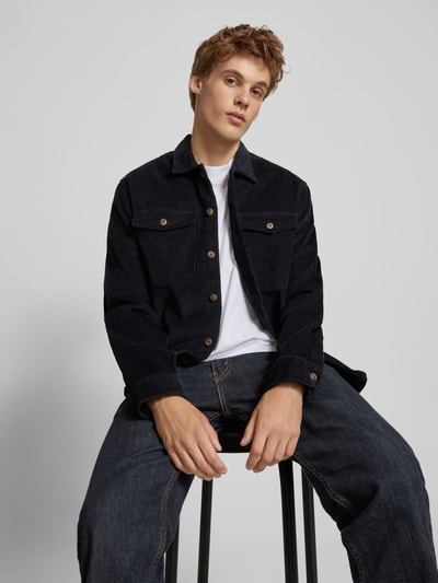 Jack & Jones Koszula sztruksowa o kroju regular fit z kieszeniami z patką na piersi model ‘EDDIE’ Czarny 3