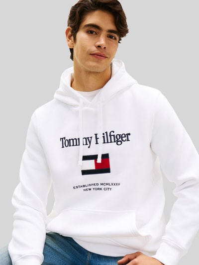 Tommy Hilfiger bluza z kapturem o kroju regular fit z Biały 3