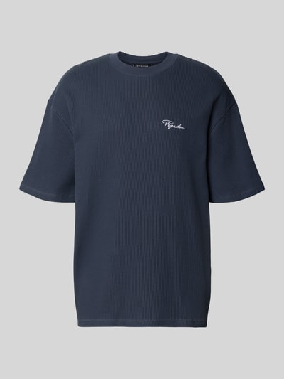 Produktfoto, Oversized T-Shirt mit Strukturmuster von Pegador in Dunkelblau, Baumwoll-Mix, Rundhalsausschnitt, Logo-Stitching, Struktur-Optik