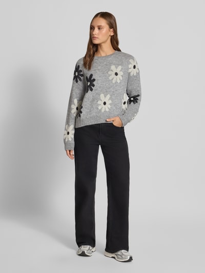 ONLY Regular Fit Pullover mit Allover-Muster Modell 'FREESIA' Hellgrau Melange 1