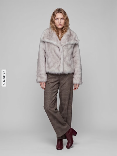 ONLY Relaxed Fit Webpelzjacke Cropped Modell 'DAWN LIFE' Ecru 1
