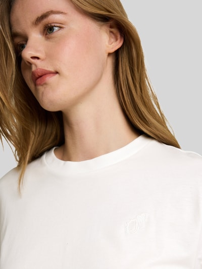 Tom Tailor Denim T-shirt o kroju relaxed fit z czystej bawełny Złamany biały 3