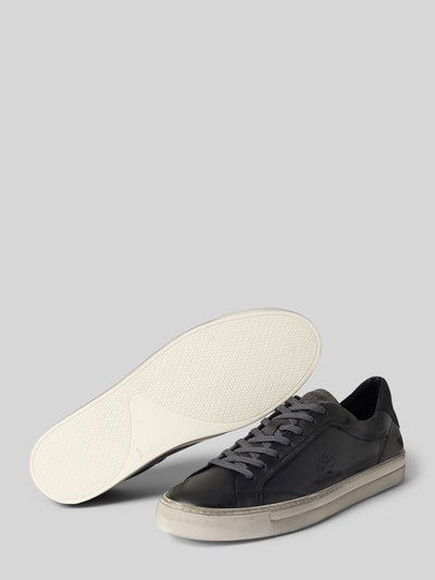 Produktfoto, Sneaker mit Label-Prägung von La Martina in Schwarz, strukturierte weiße Sohle, gerundete Form, Schnürverschluss, Produktdetails für Herren