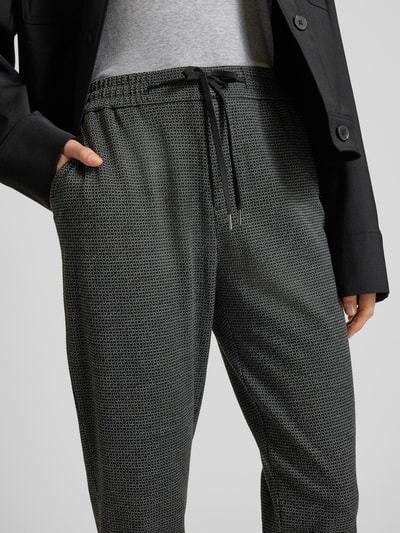 s.Oliver RED LABEL Relaxed Fit Jogpants mit Tunnelzug und Musterung BLACK 3