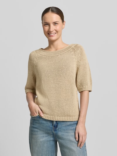 Kobiece model prezentuje sweter z dzianiny 'Strickpullover aus Leinen-Mix mit 1/2-Arm' od Luisa Cerano, mieszanka lnu i bawełny, krój regular fit, okrągły dekolt, rękaw o dł. 1/2, beżowa faktura, długość tyłu 55 cm, długość rękawów 36 cm, widok całej sylwetki z przodu