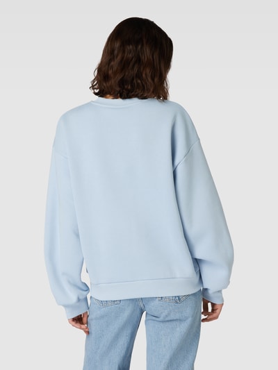 Gina Tricot Sweatshirt mit Label-Print Modell 'Riley' Hellblau 5