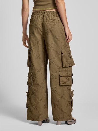 Review Wide Leg Cargohose mit Label-Stitching Taupe 5