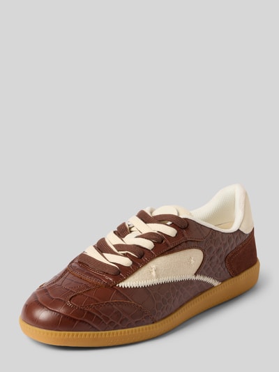 Produktfoto, Sneaker aus echtem Leder Modell 'L’ÉQUIPE' von RETERNITY, brązowy z białymi elementami, zaokrąglony krój, sznurowanie, strukturalna podeszwa, wysokość obcasa w rozmiarze 44: 2 cm, wysokość cholewki w rozmiarze 44: 8 cm, szerokość w rozmiarze 44: 10 cm
