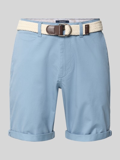 Produktfoto, Bermudas mit Gürtel und Eingrifftaschen von MCNEAL in Hellblau, Baumwoll-Mix mit Stretch-Anteil, Straight Fit, Knopf- und Reißverschluss, seitliche Eingrifftaschen, Saum mit Aufschlag, Gesäßleistentaschen, Bundweite bei Größe M 46 cm, Innenbeinlänge 20 cm.